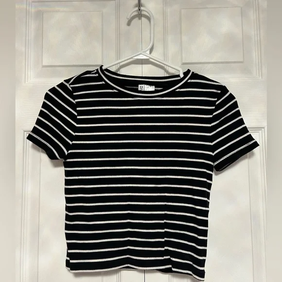 H&M Black and White Striped Top - Picture 1 of 3